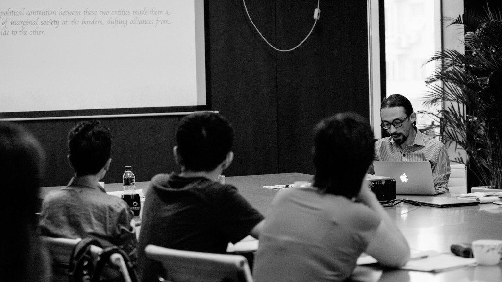 演讲现场-1024x576