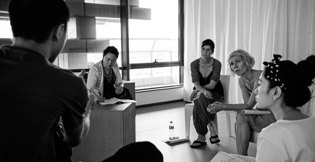 Hanne-Ørstavik剧本《在餐桌旁》演员朗读现场--1024x527